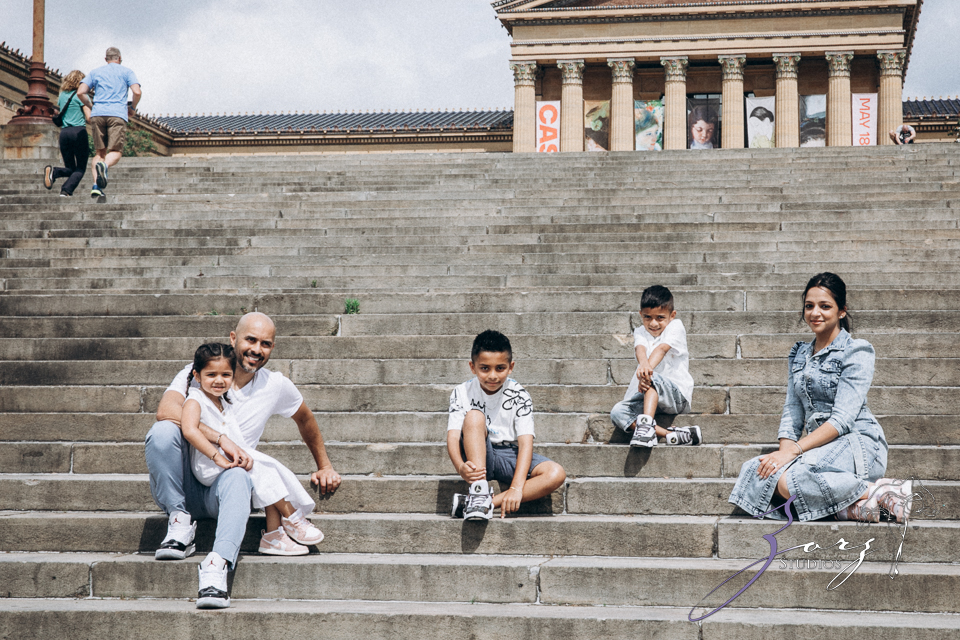Philybuser: Fun Family Shoot Idea in Philadelphia by Zorz Studios Philybuser: Fun Family Shoot Idea in Philadelphia | Zorz Studios