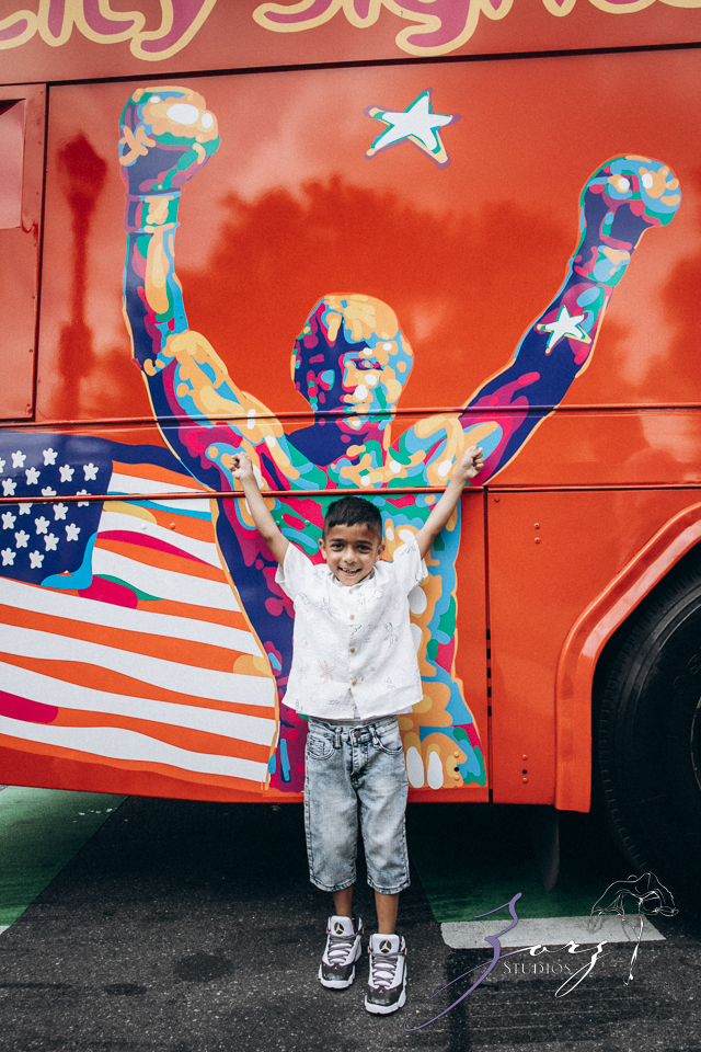 Philybuser: Fun Family Shoot Idea in Philadelphia by Zorz Studios Philybuser: Fun Family Shoot Idea in Philadelphia | Zorz Studios