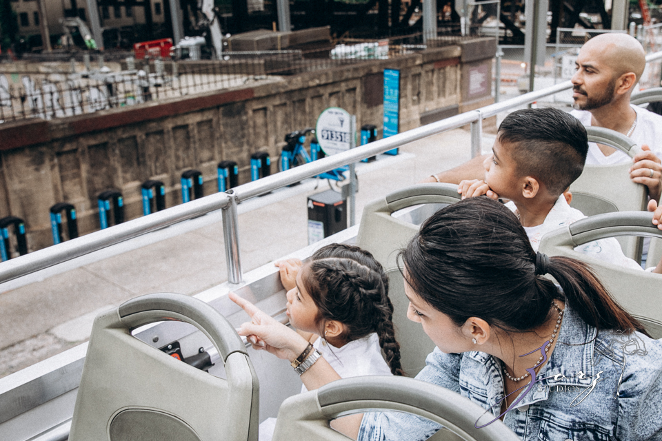 Philybuser: Fun Family Shoot Idea in Philadelphia by Zorz Studios Philybuser: Fun Family Shoot Idea in Philadelphia | Zorz Studios