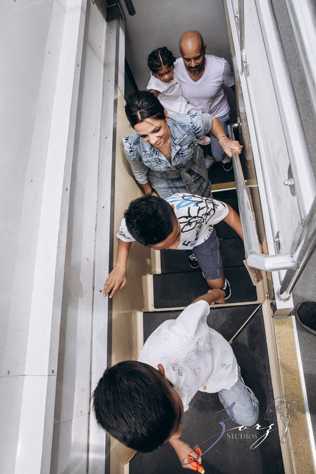 Philybuser: Fun Family Shoot Idea in Philadelphia by Zorz Studios Philybuser: Fun Family Shoot Idea in Philadelphia | Zorz Studios