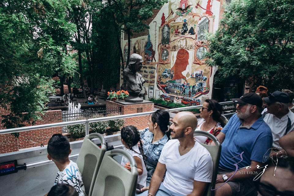 Philybuser: Fun Family Shoot Idea in Philadelphia by Zorz Studios Philybuser: Fun Family Shoot Idea in Philadelphia | Zorz Studios