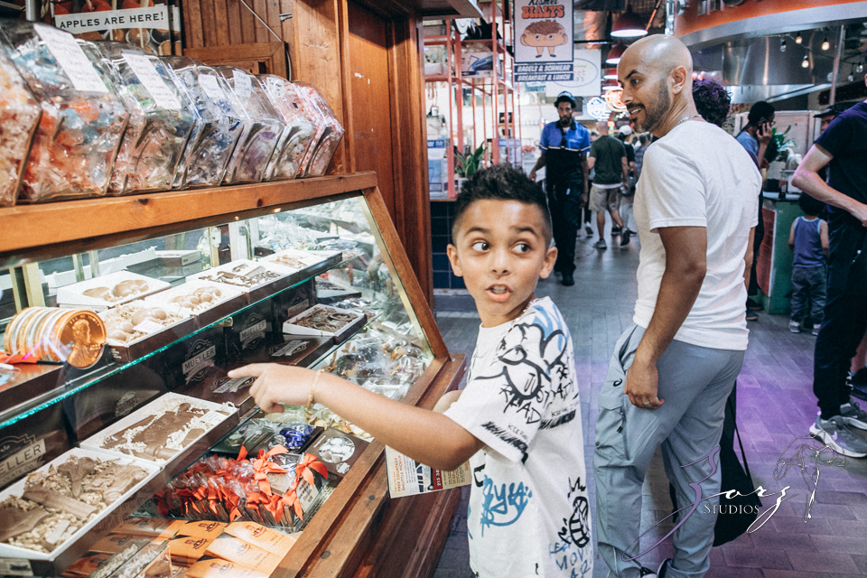 Philybuser: Fun Family Shoot Idea in Philadelphia by Zorz Studios Philybuser: Fun Family Shoot Idea in Philadelphia | Zorz Studios