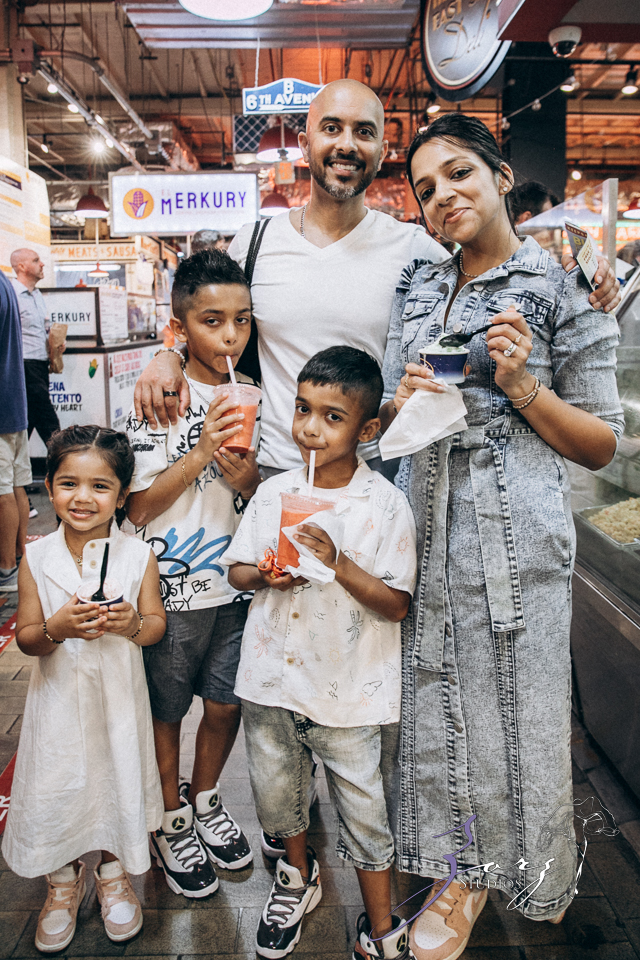 Philybuser: Fun Family Shoot Idea in Philadelphia by Zorz Studios Philybuser: Fun Family Shoot Idea in Philadelphia | Zorz Studios