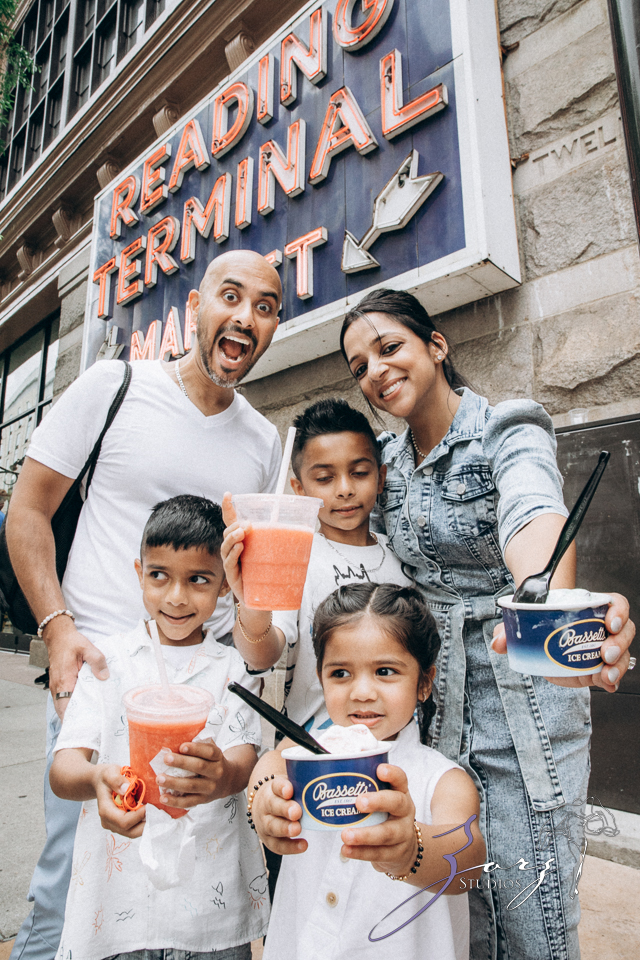 Philybuser: Fun Family Shoot Idea in Philadelphia by Zorz Studios Philybuser: Fun Family Shoot Idea in Philadelphia | Zorz Studios