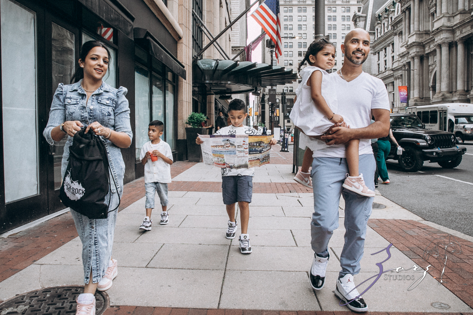 Philybuser: Fun Family Shoot Idea in Philadelphia by Zorz Studios Philybuser: Fun Family Shoot Idea in Philadelphia | Zorz Studios