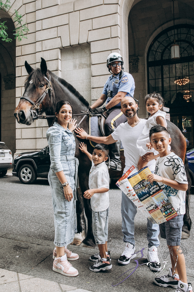 Philybuser: Fun Family Shoot Idea in Philadelphia by Zorz Studios Philybuser: Fun Family Shoot Idea in Philadelphia | Zorz Studios