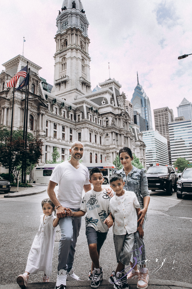 Philybuser: Fun Family Shoot Idea in Philadelphia by Zorz Studios Philybuser: Fun Family Shoot Idea in Philadelphia | Zorz Studios