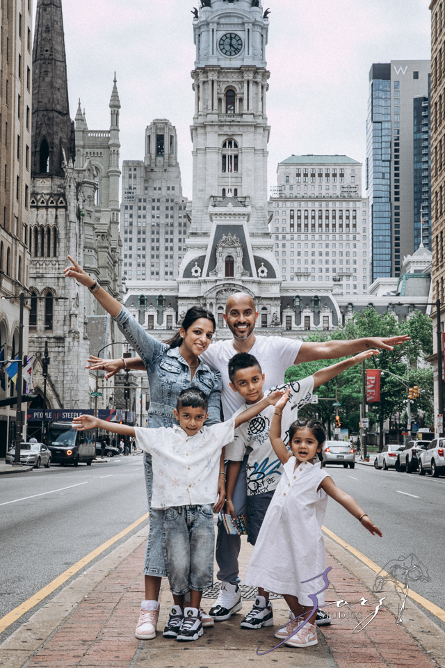 Philybuser: Fun Family Shoot Idea in Philadelphia by Zorz Studios Philybuser: Fun Family Shoot Idea in Philadelphia | Zorz Studios