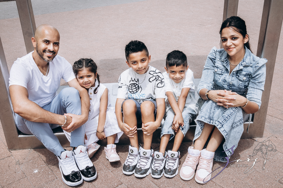 Philybuser: Fun Family Shoot Idea in Philadelphia by Zorz Studios Philybuser: Fun Family Shoot Idea in Philadelphia | Zorz Studios