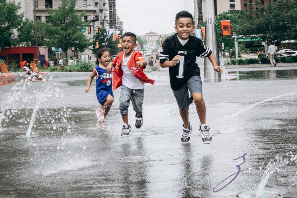 Philybuser: Fun Family Shoot Idea in Philadelphia by Zorz Studios Philybuser: Fun Family Shoot Idea in Philadelphia | Zorz Studios