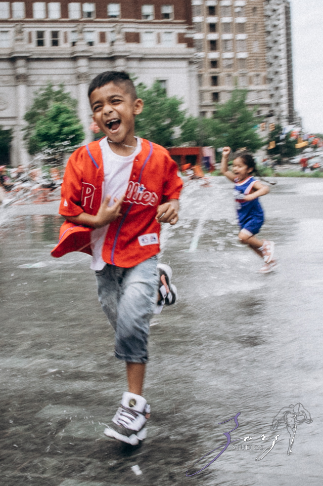 Philybuser: Fun Family Shoot Idea in Philadelphia by Zorz Studios Philybuser: Fun Family Shoot Idea in Philadelphia | Zorz Studios