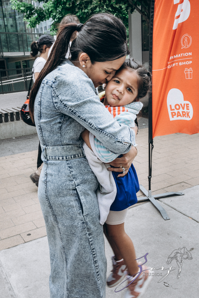 Philybuser: Fun Family Shoot Idea in Philadelphia by Zorz Studios Philybuser: Fun Family Shoot Idea in Philadelphia | Zorz Studios