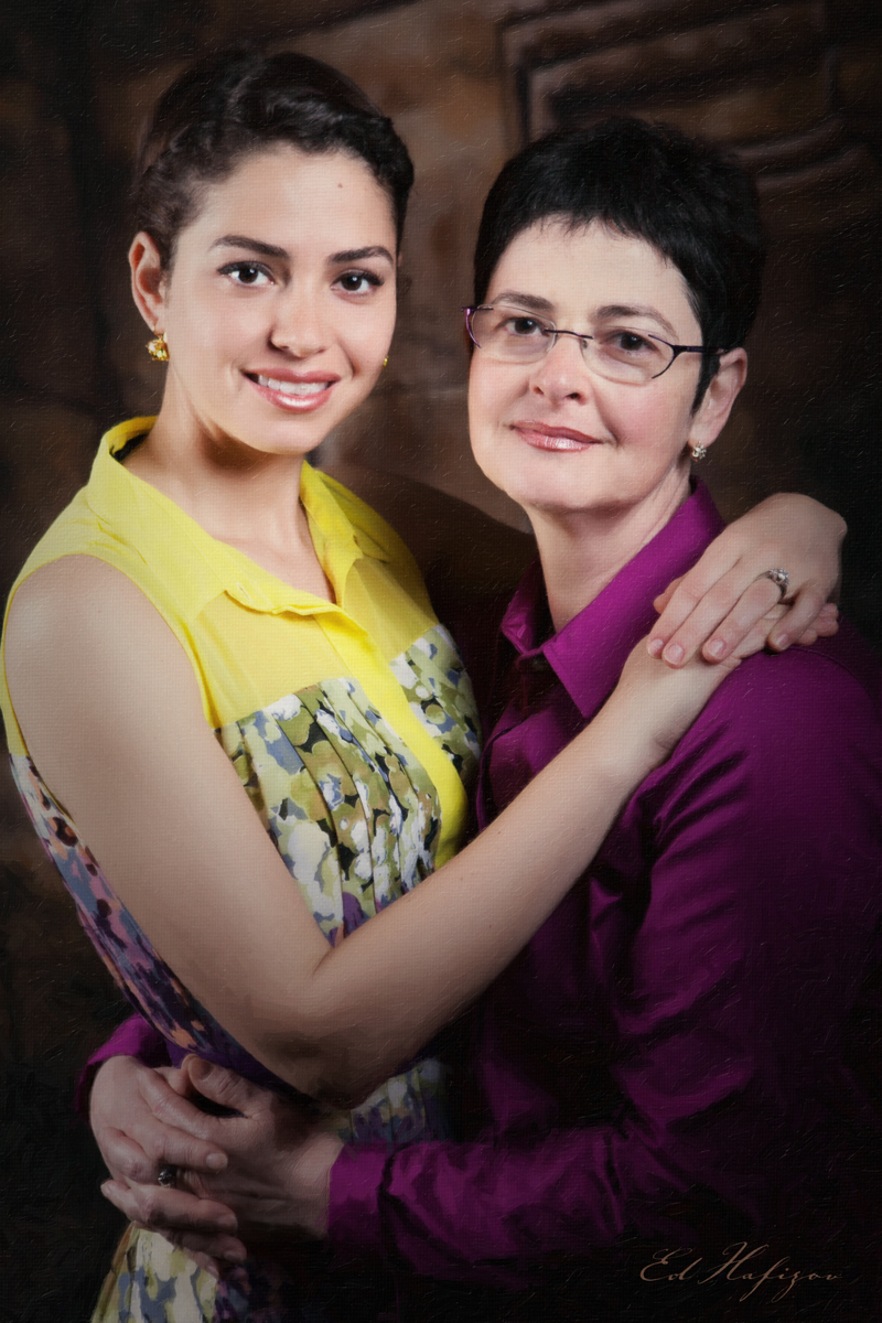 Free Mother’s Day Portraits: Mini Sessions with Zorz Studios | Zorz Studios